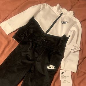 Black and white two piece Nike set 24 months new with tags
